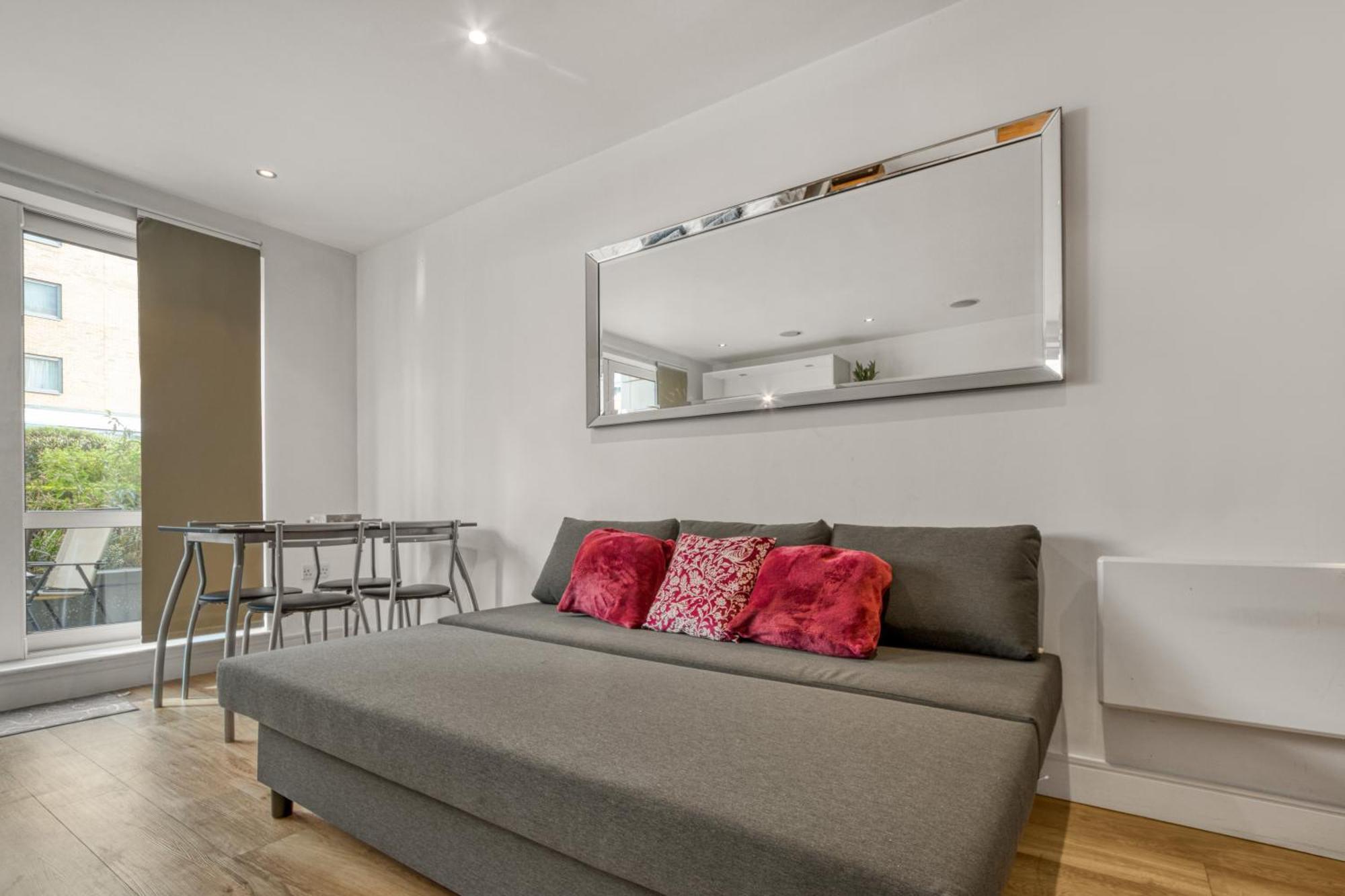 Modern Chic Studio Chelsea Apartment London Exterior photo